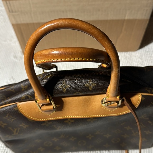 100% authentic Louis Vuitton vanity bag with rings! - Picture 4 of 17